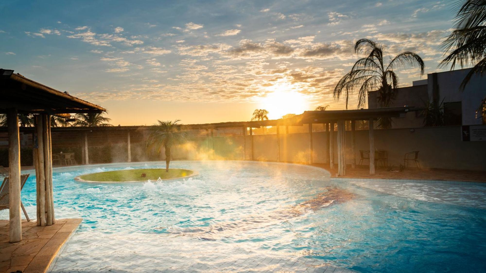 Grandes Lagos Resorts E Parque Aquatico Santa Clara d'Oeste Exterior foto